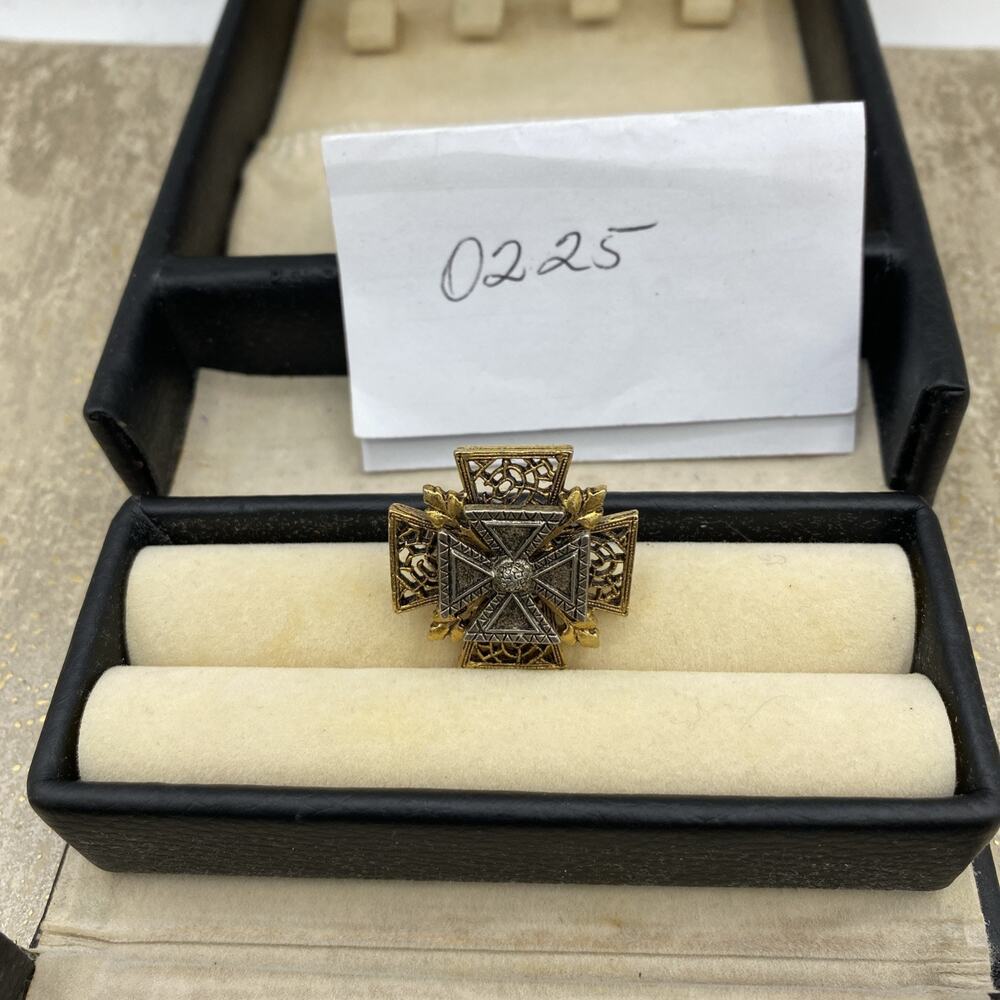 ART ARTHUR PEPPER Maltese Cross Pin Brooch Pendant Silver / Gold Tone Signed